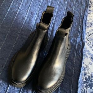 Brand New Boots > Never Worn